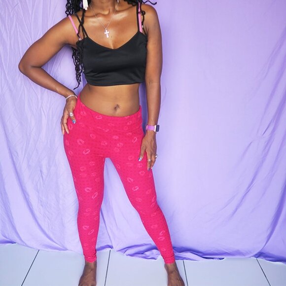 LulaRoe tall and curvy lips leggings in red XL - Picture 3 of 4